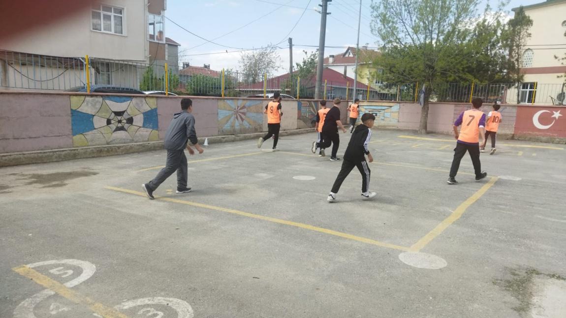 Tekirağ Projesi Nisan Ayı Sportif Etkinlikleri Kapsamında 8. Sınıf Öğrencilerine Okula Veda Futbol Turnuvası Yapıldı.